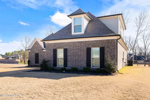 Exterior - 1802 Millers Cv, Nesbit, MS 38651 photo 4 of 5