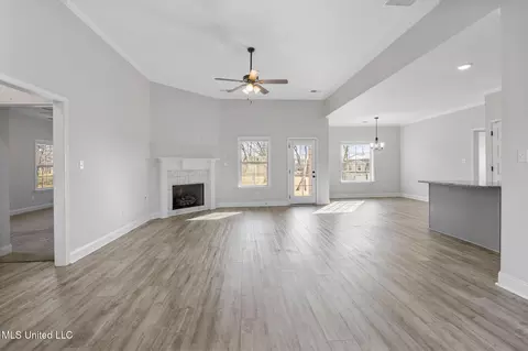 Living - 1802 Millers Cv, Nesbit, MS 38651 photo 1 of 3