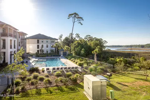 2501 Bienville Blvd #413, Ocean Springs, MS 39564
