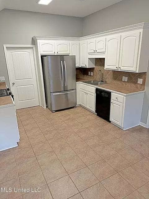 Kitchen - 331 Azalea Ct, Brandon, MS 39047 photo 1 of 1