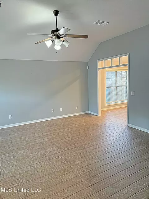 Living - 331 Azalea Ct, Brandon, MS 39047 photo 1 of 3