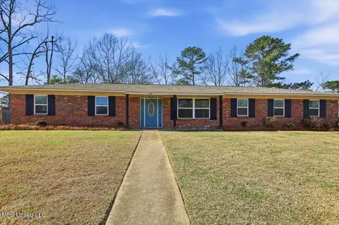 Exterior - 100 Rollingwood Dr, Brandon, MS 39042 photo 3 of 6