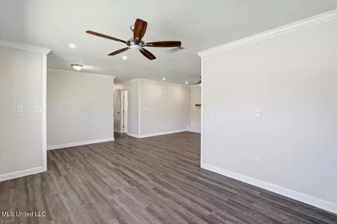 Living - 100 Rollingwood Dr, Brandon, MS 39042 photo 6 of 6