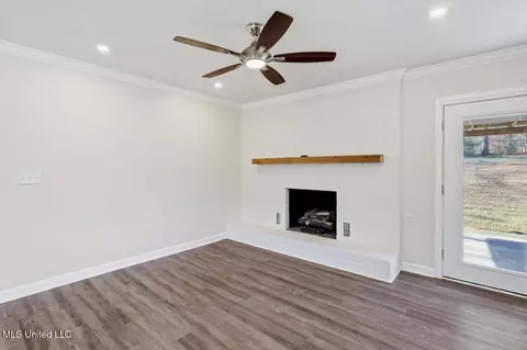Living - 100 Rollingwood Dr, Brandon, MS 39042 photo 1 of 6