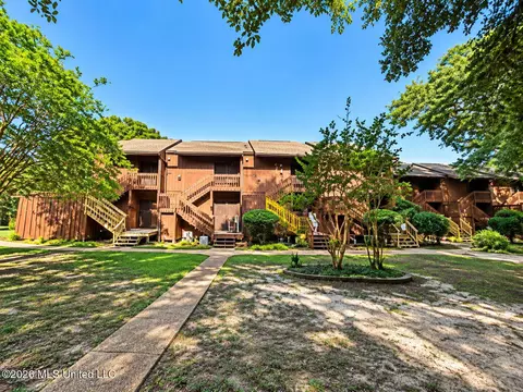 208 Lakeside Villa #A, Diamondhead, MS 39525