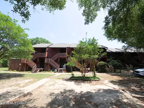 208 Lakeside Villa #A, Diamondhead, MS 39525