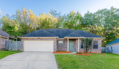 101 Stapleton Dr, Canton, MS 39046