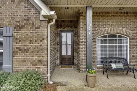 1027 Trinity Dr, Madison, MS 39110 photo 2
