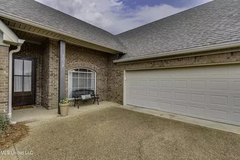 1027 Trinity Dr, Madison, MS 39110 photo 3