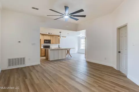 Living - 8 Barbara Ct, Long Beach, MS 39560 photo 1 of 2