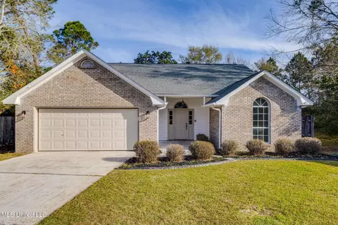 8 Barbara Ct, Long Beach, MS 39560
