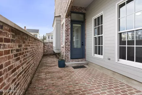 Exterior - 210 Amelia St, Madison, MS 39110 photo 4 of 4