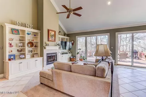 8237 Windersgate Dr, Olive Branch, MS 38654 photo 9
