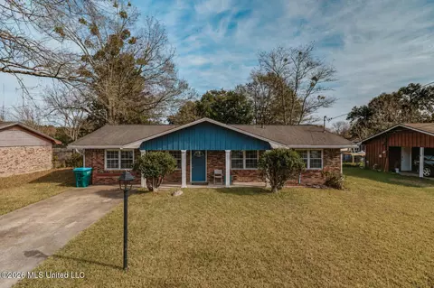 115 Connie Dr, Gulfport, MS 39503