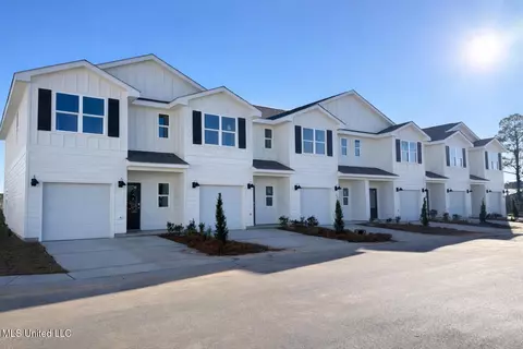 123 Harper Grove Cir, Ocean Springs, MS 39564