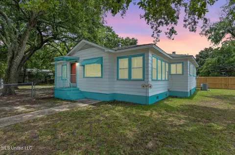 835 Woodward Ave, Gulfport, MS 39501