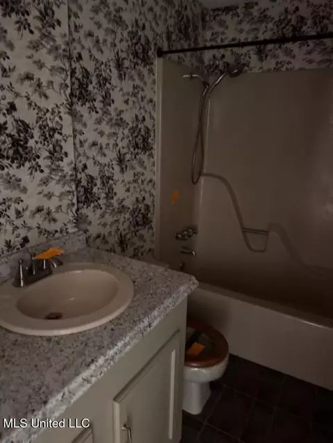 Bath - 201 Mason Rd, Lucedale, MS 39452 photo 1 of 1