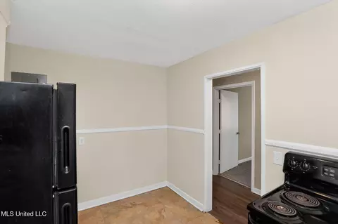 Entry Way - 421 Benning Rd, Jackson, MS 39206 photo 3 of 3