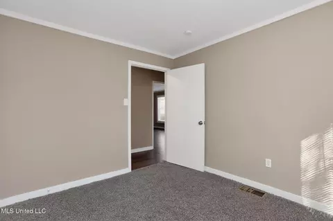 Bedroom - 421 Benning Rd, Jackson, MS 39206 photo 2 of 10