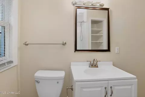 Bath - 421 Benning Rd, Jackson, MS 39206 photo 1 of 3