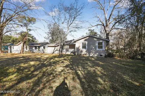 Exterior - 421 Benning Rd, Jackson, MS 39206 photo 6 of 7