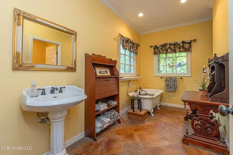Bath - 3775 Coker Rd, Madison, MS 39110 photo 5 of 12
