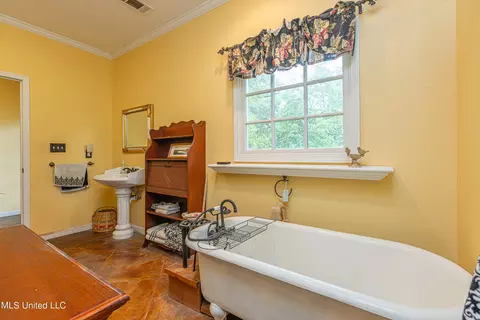Bath - 3775 Coker Rd, Madison, MS 39110 photo 6 of 12