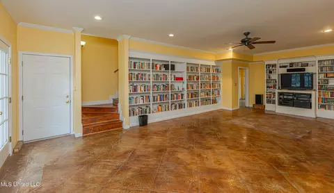 Living - 3775 Coker Rd, Madison, MS 39110 photo 4 of 6
