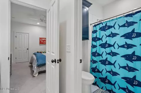 Bath - 2060 London Ave, Jackson, MS 39211 photo 9 of 10