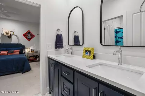 Bath - 2060 London Ave, Jackson, MS 39211 photo 8 of 10