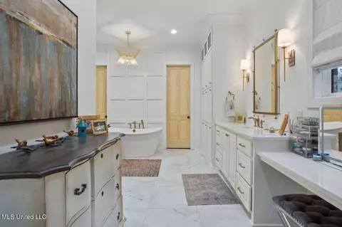 Bath - 2060 London Ave, Jackson, MS 39211 photo 2 of 10