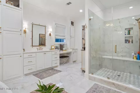 Bath - 2060 London Ave, Jackson, MS 39211 photo 3 of 10