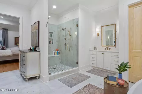 Bath - 2060 London Ave, Jackson, MS 39211 photo 5 of 10