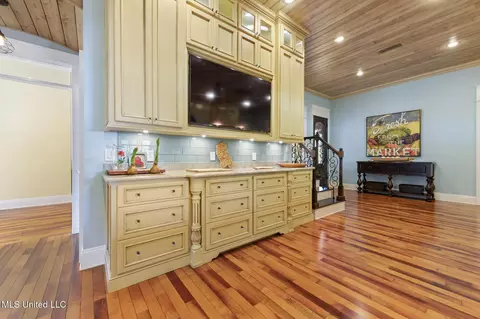 Kitchen - 1164 Cooks Corner Rd, Lucedale, MS 39452 photo 6 of 9