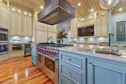 Kitchen - 1164 Cooks Corner Rd, Lucedale, MS 39452 photo 3 of 9