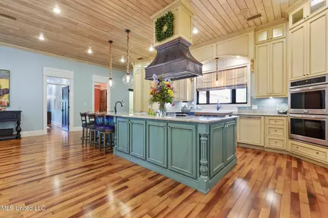 Kitchen - 1164 Cooks Corner Rd, Lucedale, MS 39452 photo 7 of 9