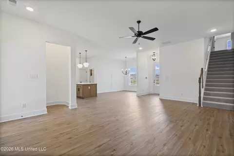 Living - 3621 Hatton Dr, Nesbit, MS 38651 photo 2 of 2