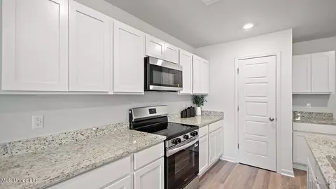 Kitchen - 224 Raulston Dr, Byram, MS 39272 photo 3 of 3