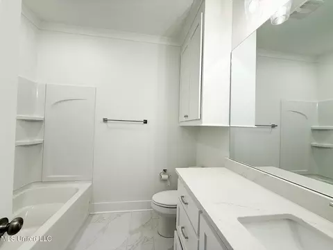 Bath - 344 Oakville Cir, Brandon, MS 39047 photo 5 of 5