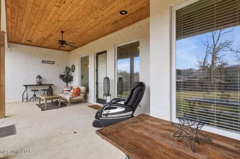 Exterior - 244 Cornerstone Dr, Brandon, MS 39042 photo 6 of 9