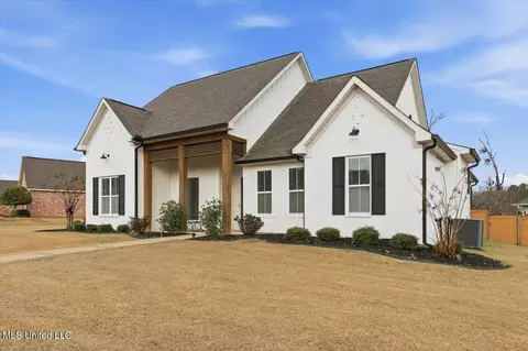 Exterior - 244 Cornerstone Dr, Brandon, MS 39042 photo 2 of 9