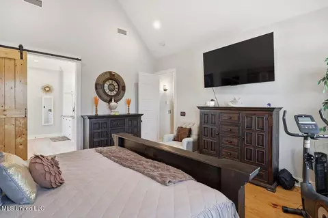 Bedroom - 244 Cornerstone Dr, Brandon, MS 39042 photo 2 of 4