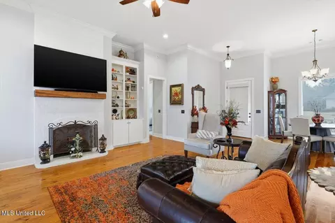 Living - 244 Cornerstone Dr, Brandon, MS 39042 photo 2 of 3