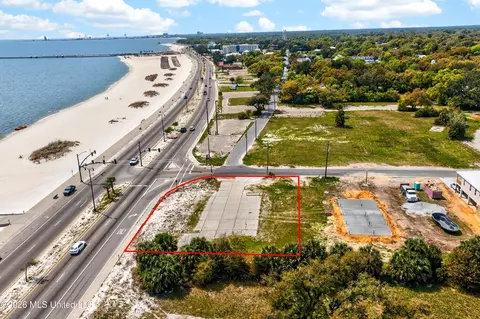 802 Beach Dr, Gulfport, MS 39507