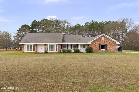 324 Bob White Dr, Canton, MS 39046