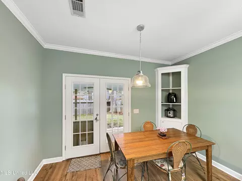 Dining - 190 Commonwealth Ave, Brandon, MS 39047 photo 2 of 2