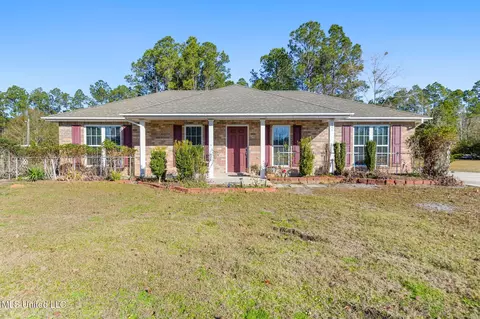 7216 W Larkin Pl, Biloxi, MS 39532