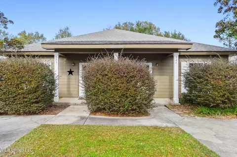 325327 Ruella St, Bay Saint Louis, MS 39520