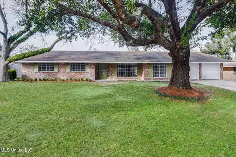 521 Mockingbird Dr, Long Beach, MS 39560