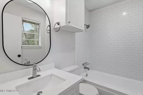 Bath - 166 Cypress Dr, Madison, MS 39110 photo 1 of 2